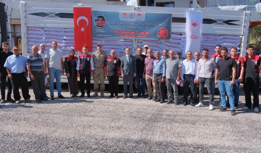 Kemaliye'de Üreticilere Yüzde 75 Hibeli Kırmızı Mercimek Tohumu Desteği