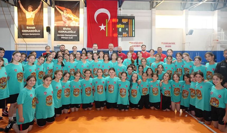 Üzümlü'de Milli Güreşçiler İçin Gelişim Kampı
