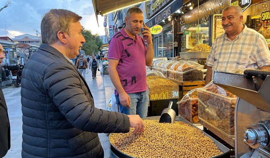 Vali Aydoğdu Vatandaş ve Esnafla Bir Araya Geldi