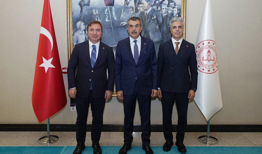 Erzincan Heyeti Bakan Tekin’i Ziyaret Etti