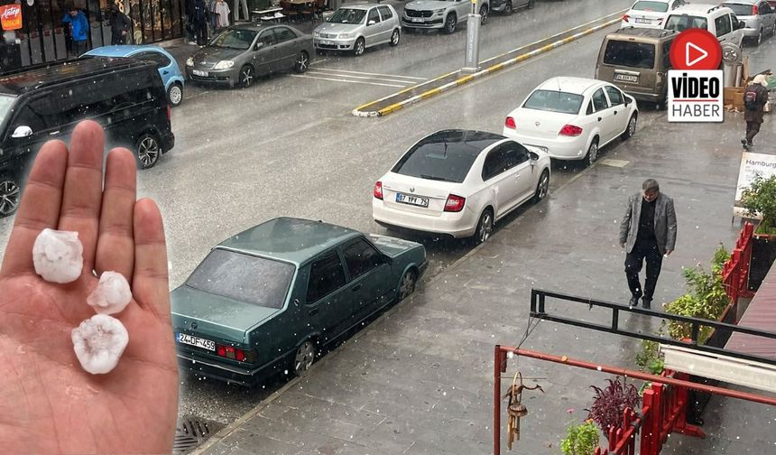 Erzincan’da Ceviz Büyüklüğünde Dolu Yağdı