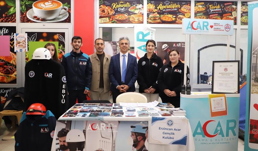 EBYÜ’de ACAR Gençlik Kulübü Standına Öğrencilerden İlgi