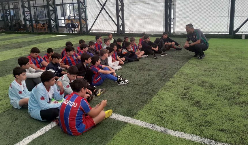 Altınordu Erzincan Spor Okulu’nda Çocuklara Psikolojik Dayanıklılık Semineri
