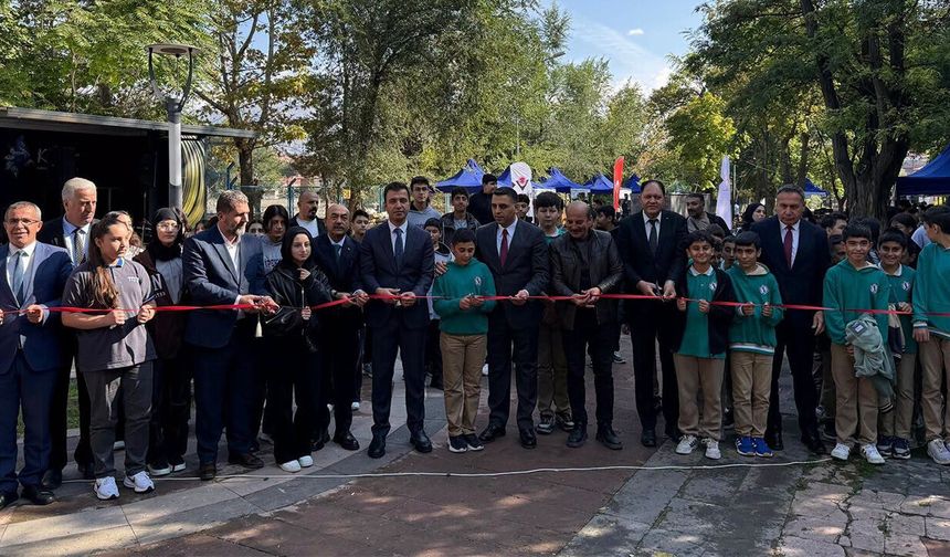 Erzincan'da Bilim Şenliği Düzenlendi