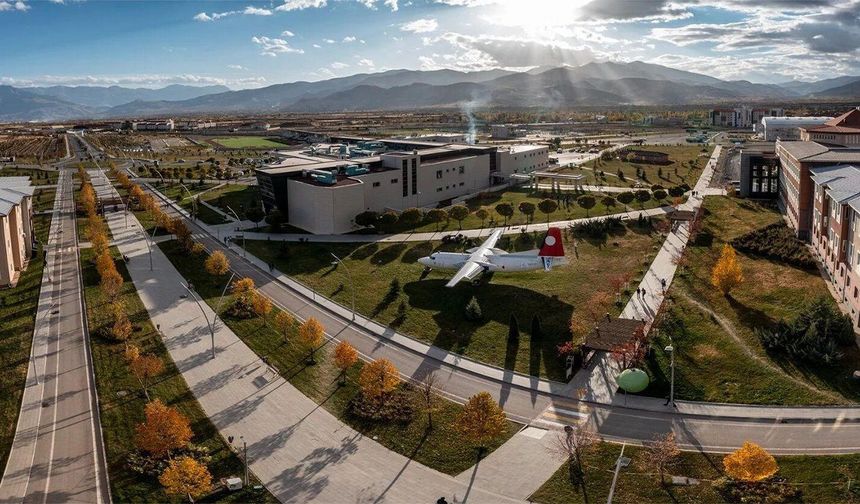 EBYÜ Kampüsünde Sonbahar Güzelliği
