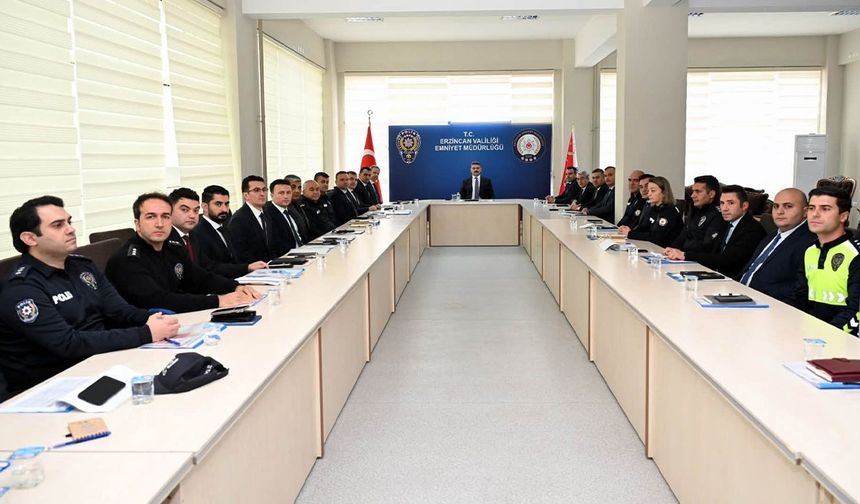 Emniyet Müdürü Doköz, Birim Amirleriyle Toplantı Yaptı