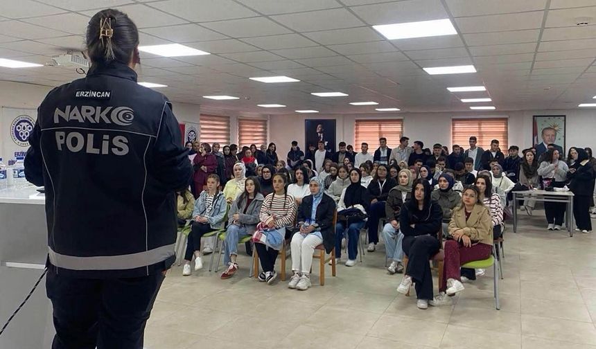 610 Üniversite Öğrencisine Narkorehber Eğitimi