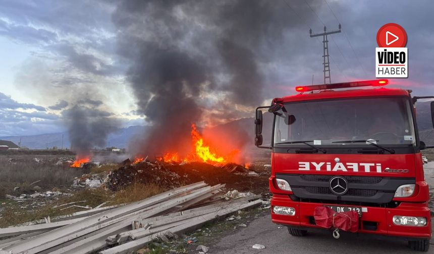 Erzincan’da Çöp Alanındaki Hurdalar Yandı