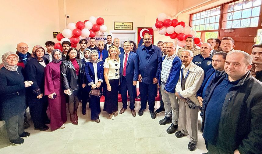 Kemaliye'de Spor ve Aktivite Merkezi Hizmete Açıldı