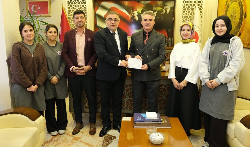 Erzincan’da Öğrenciler Filistin İçin Yardım Topladı