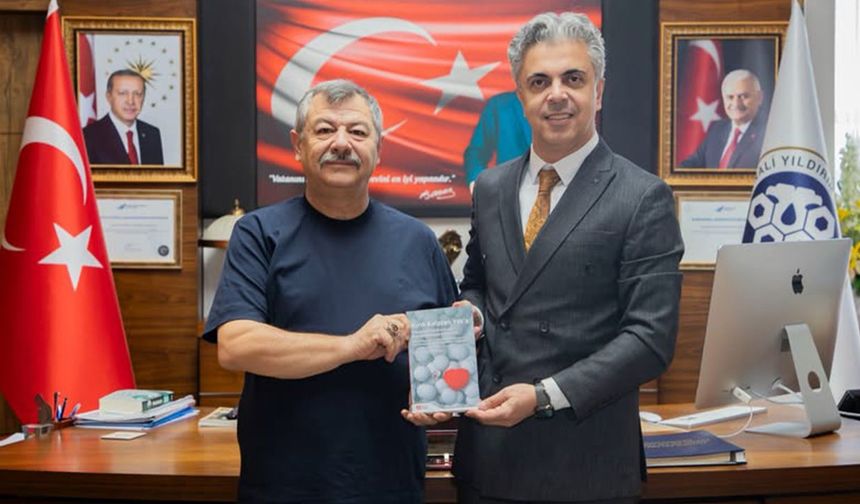 Gülaçtı’dan Rektör Kuyrukluyıldız’a Kitap Takdimi