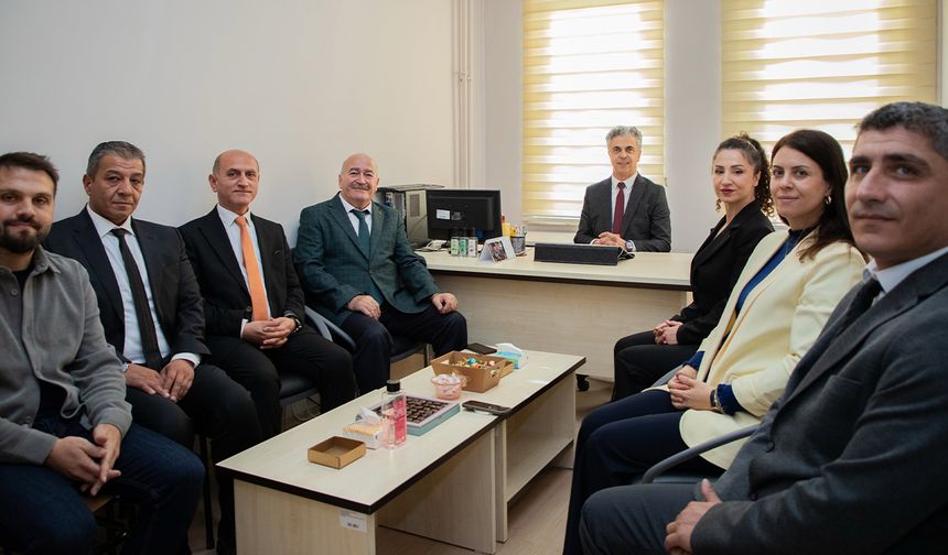 EBYÜ Rektörü Kuyrukluyıldız'dan Doçent Unvanı Alan Akademisyenlere Ziyaret