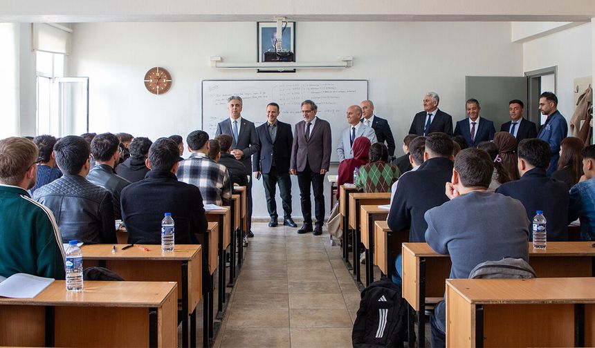 Rektör Kuyrukluyıldız Refahiye MYO’yu Ziyaret Etti