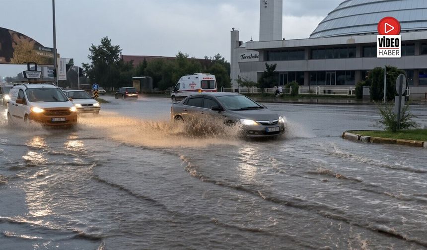 Erzincan'da Sağanak Yağış Etkili Oldu