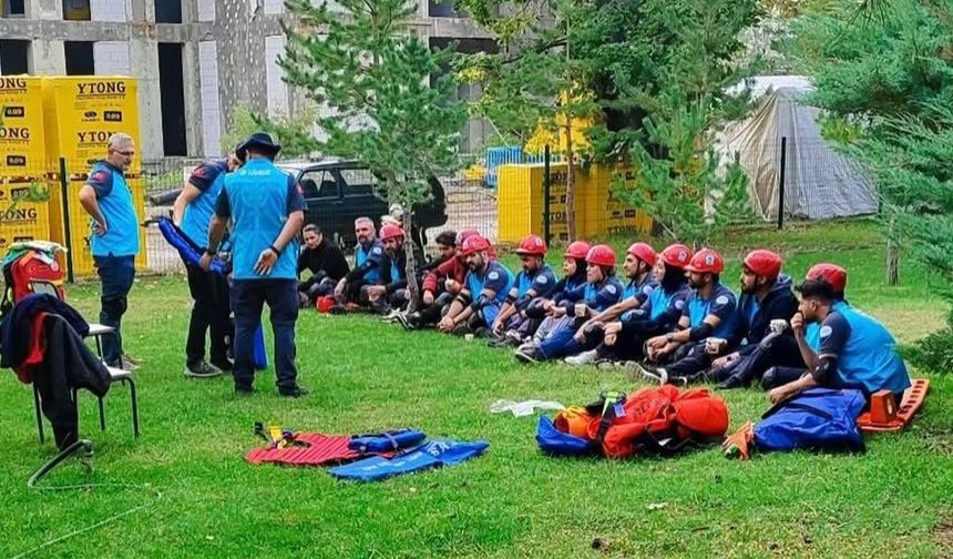 Erzincan'da 20 UMKE Gönüllüsüne Eğitim Verildi