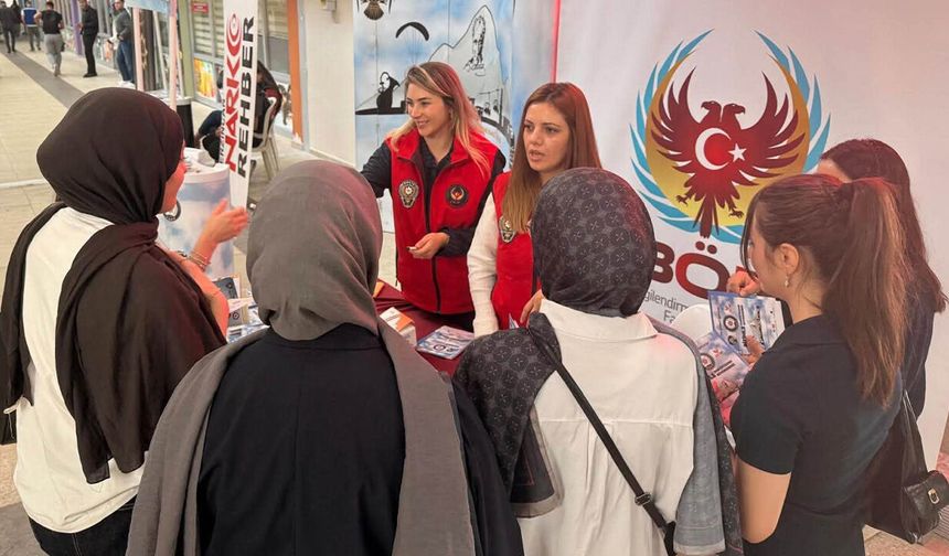 Öğrencilerine “El Ele Güvenli Geleceğe” Bilgilendirmesi