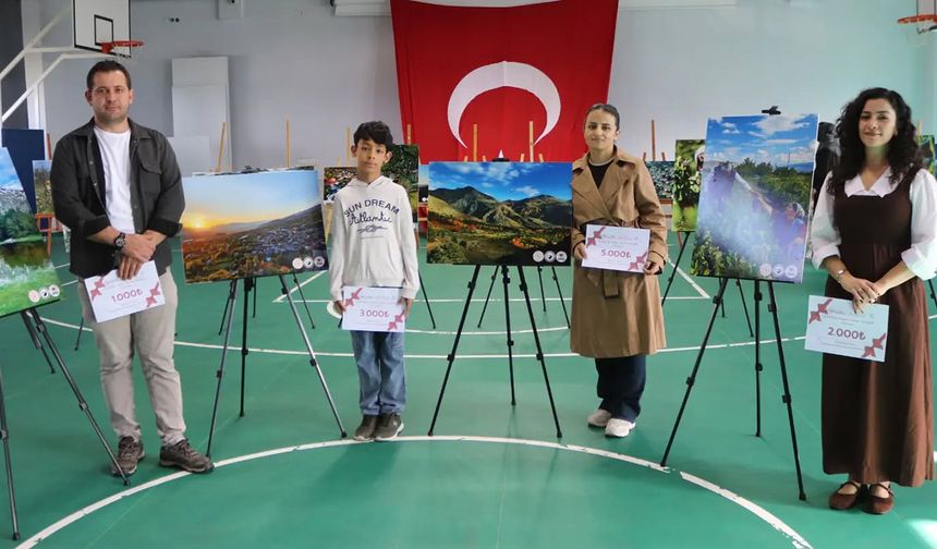 Üzümlü’de Cumhuriyet Bayramı Fotoğraf Sergisiyle Kutlandı