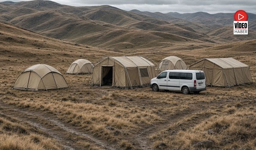 Erzincan Yaylalarında Çadırları Sel Suları Bastı
